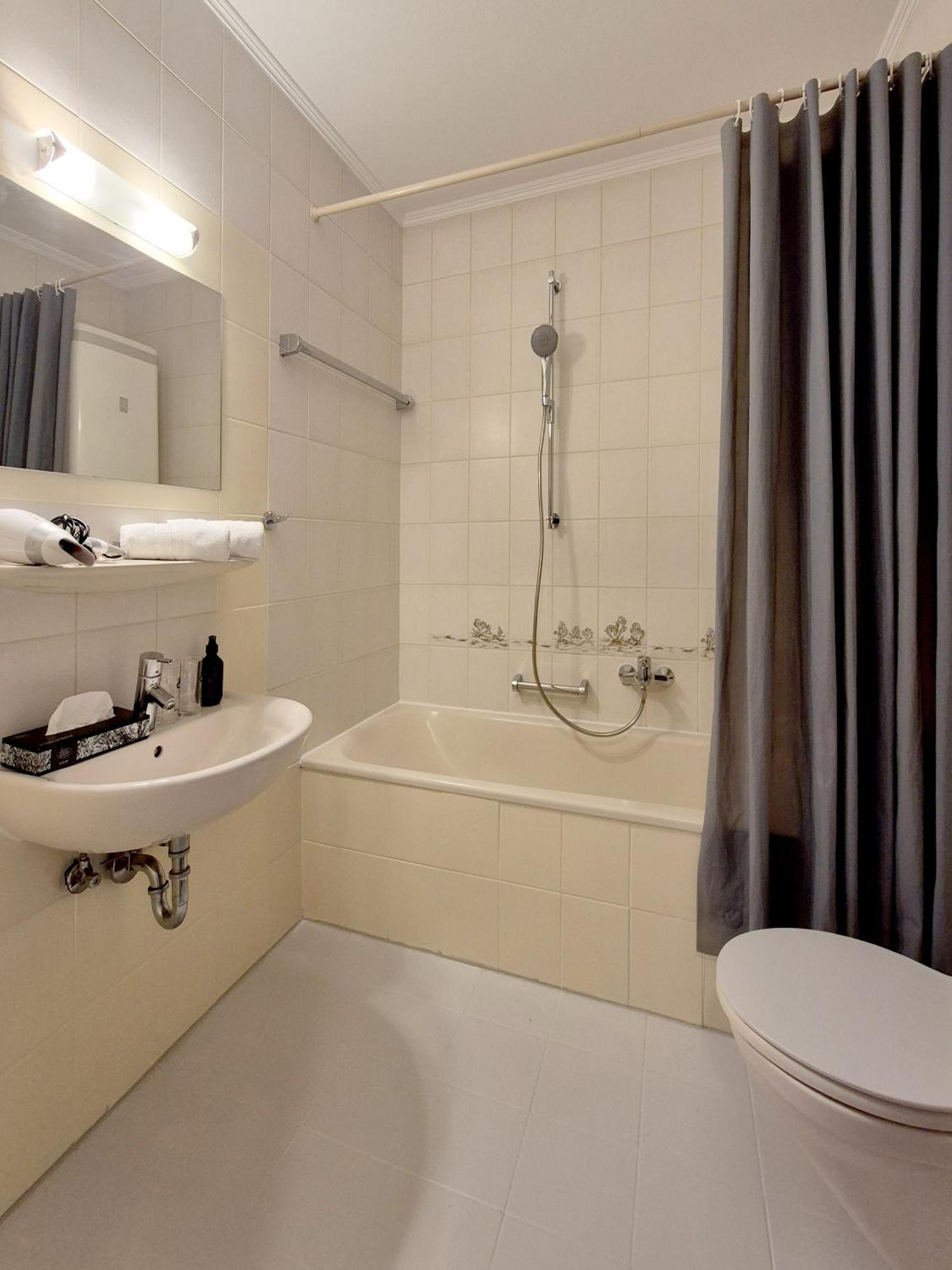 לינדאו Hotel Schachener Hof מראה חיצוני תמונה